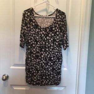 Short sleeve maternity shirt
